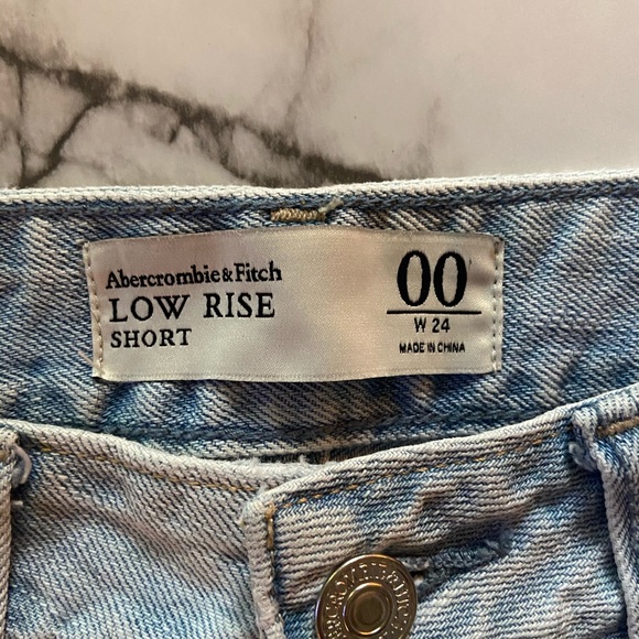 Abercrombie Low Rise Short Size 00 - Picture 3 of 3